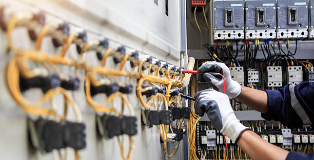 Professional Electrician technician working in Fayette, AL